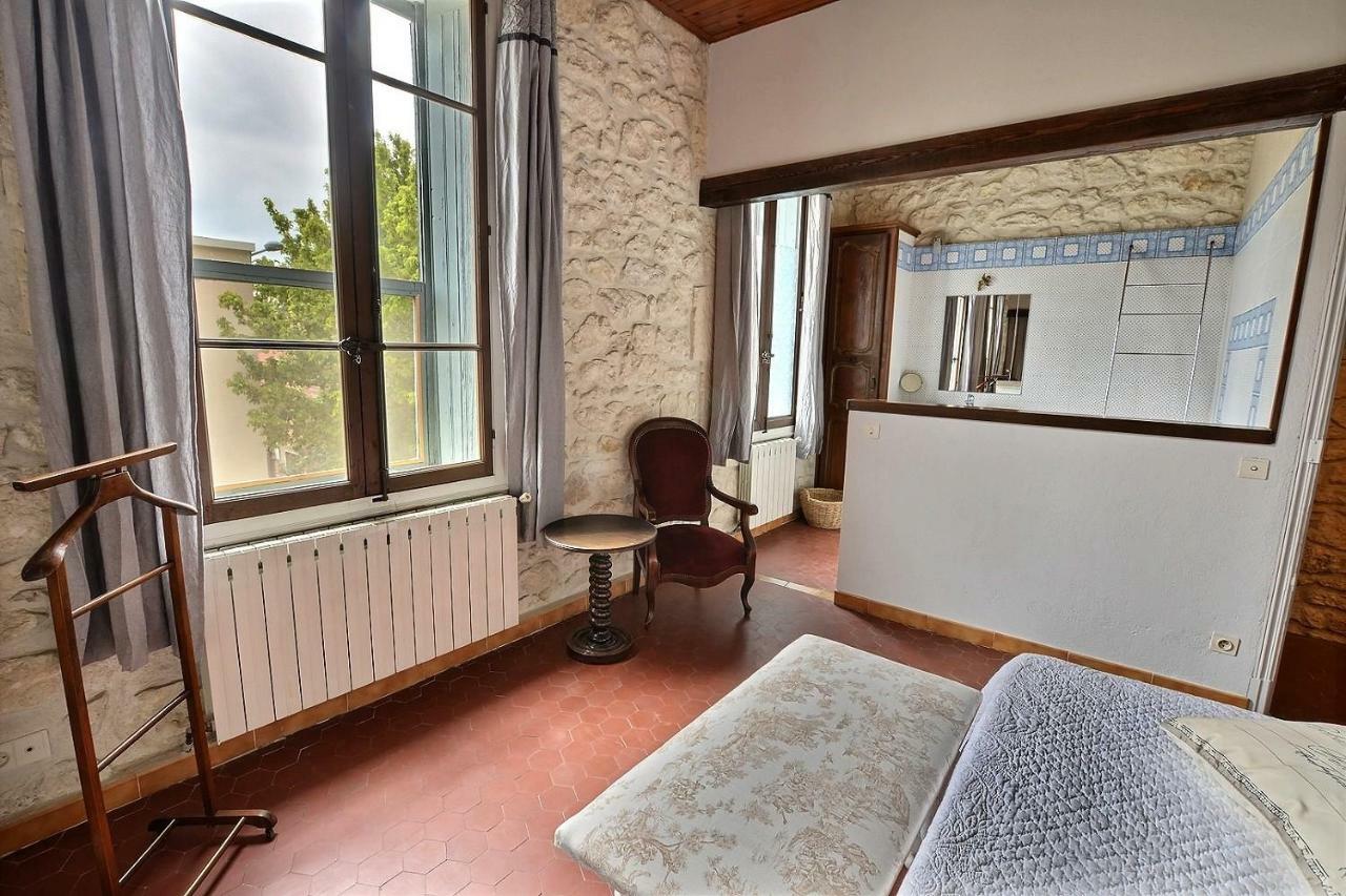Chez Catherine Arles Bagian luar foto